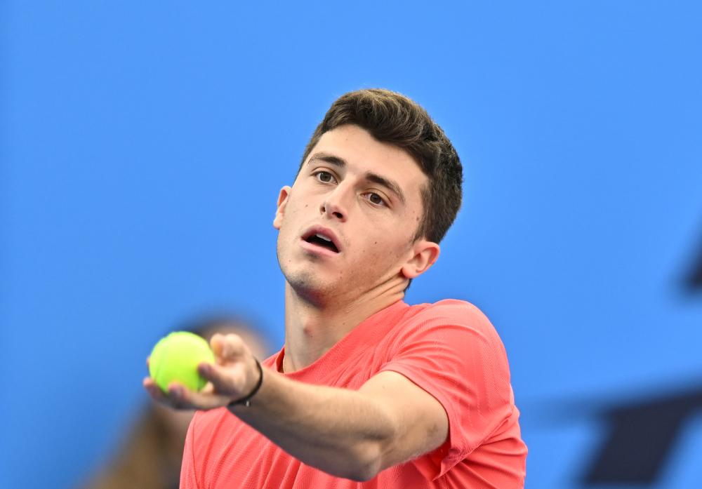 的表现令人 的表现令人